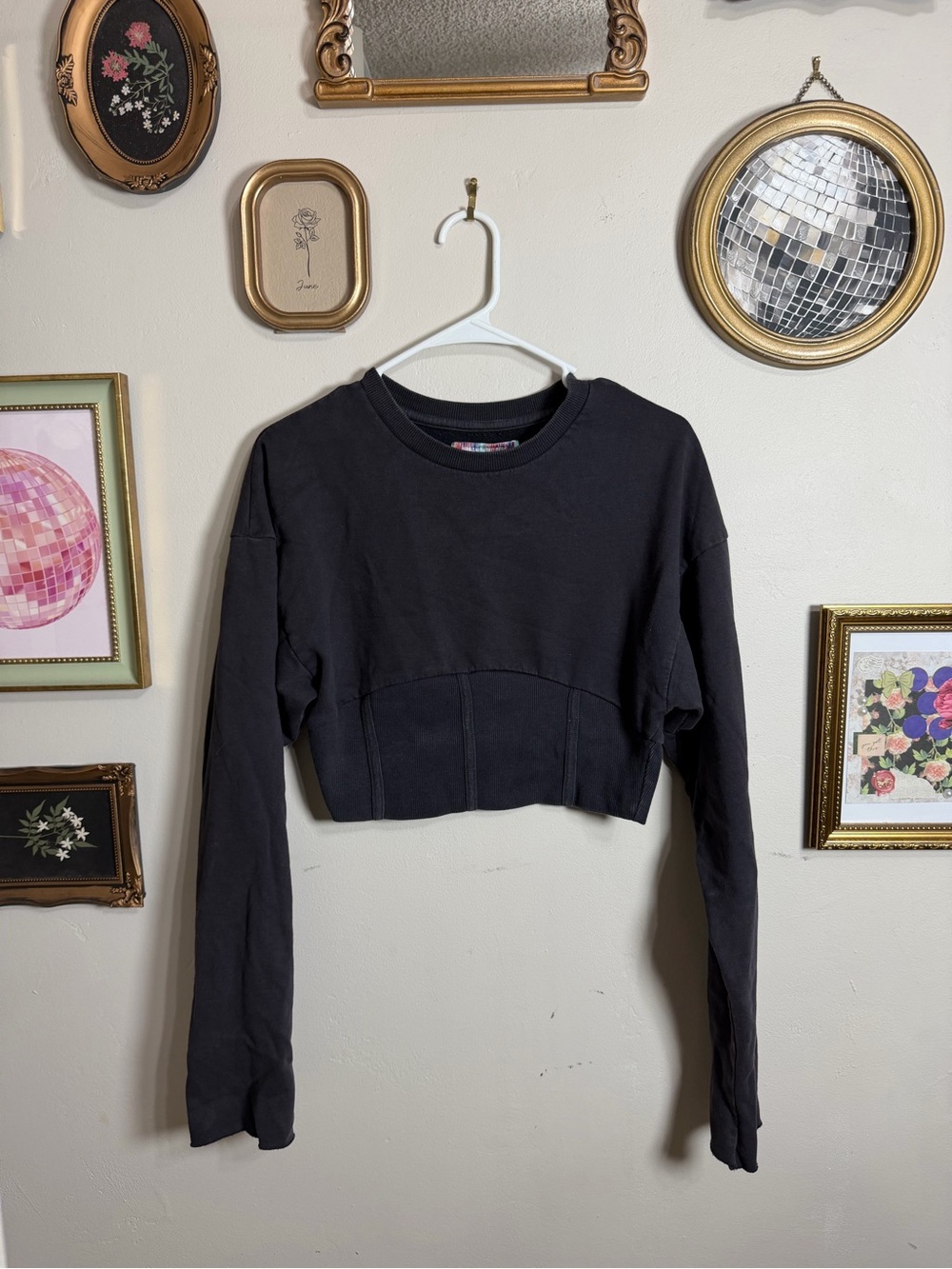 Urban Outfitters Black Cropped Crewneck Sweatshirt